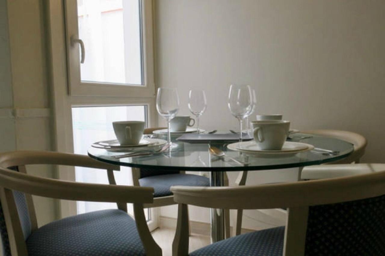 Apartamento Isla de Arriarán Málaga Exterior foto